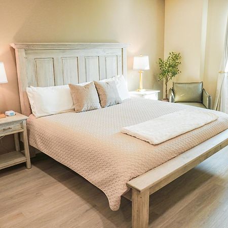 Hotel Whiskey In Паскагула Екстериор снимка