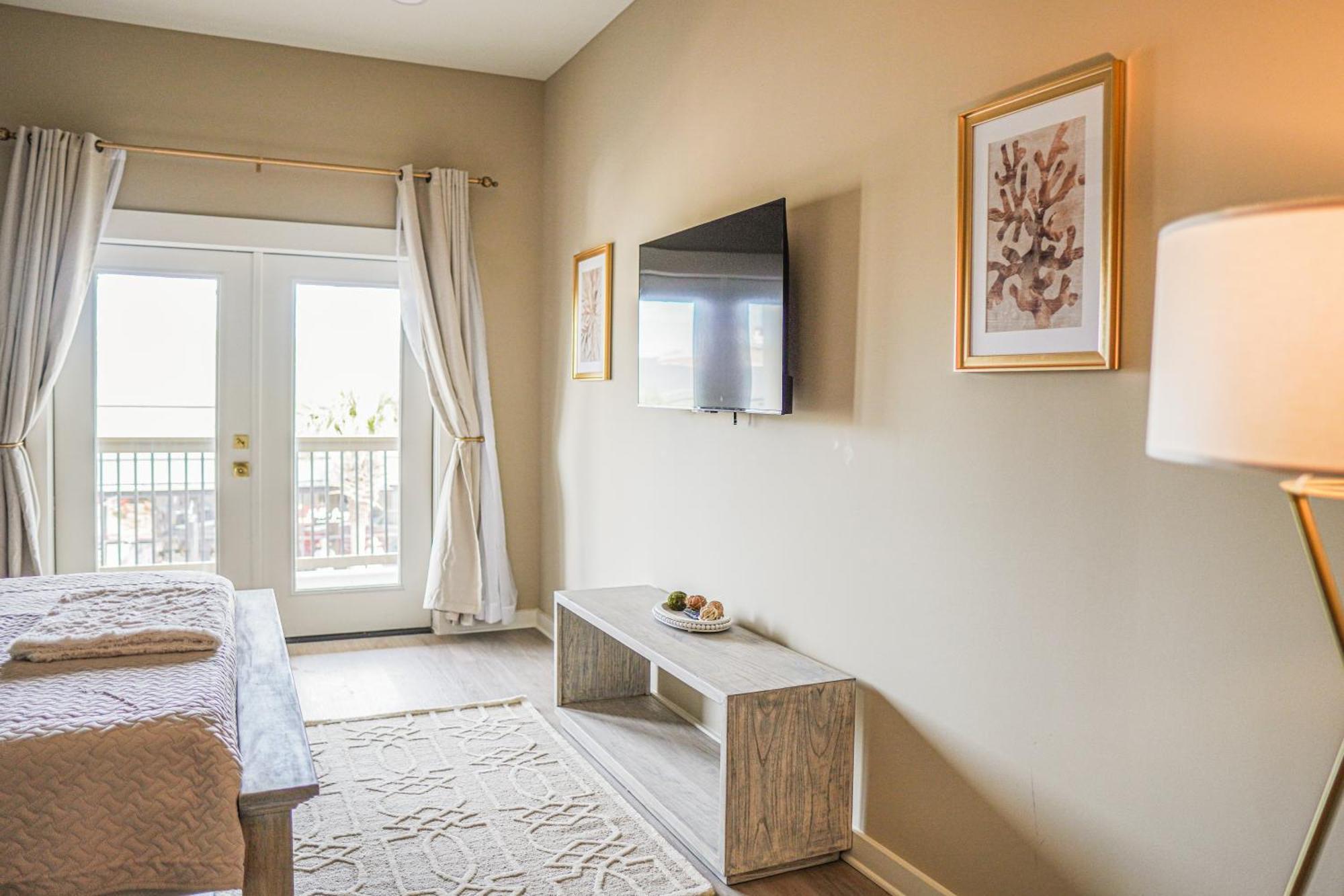 Hotel Whiskey In Паскагула Екстериор снимка