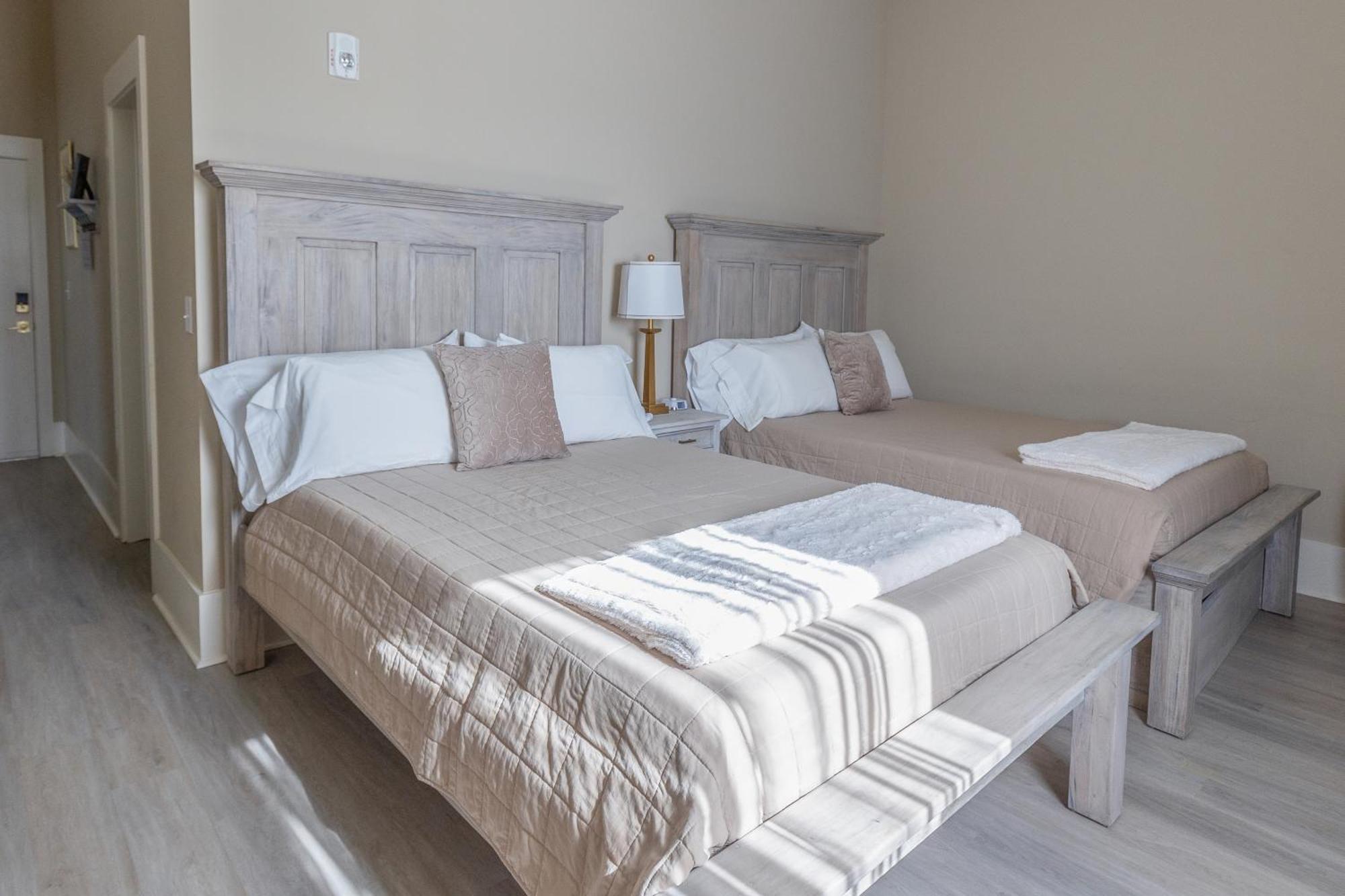 Hotel Whiskey In Паскагула Екстериор снимка